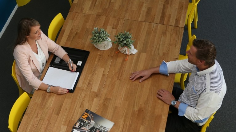 Is het de taak van een recruiter om te onderhandelen over je salaris? | Vacatures in accountancy en belastingadvies - Vinken Recruitment